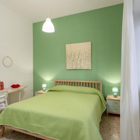 Affittacamere Central Concordia Salerno Bagian luar foto
