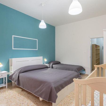 Affittacamere Central Concordia Salerno Bagian luar foto