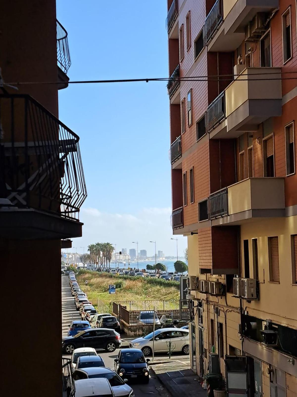 Affittacamere Central Concordia Salerno Bagian luar foto